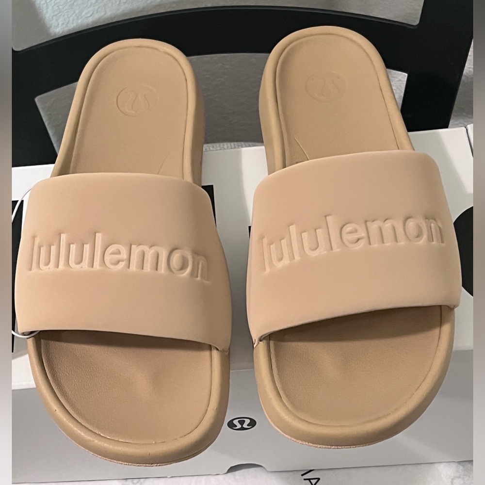Lululemon NIB AUTHENTIC Women’s Beech Wood/Beech Wood Restfeel Graphic S…